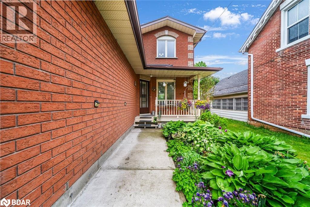 Photo 2 of 135 Victoria Street E, Alliston ON