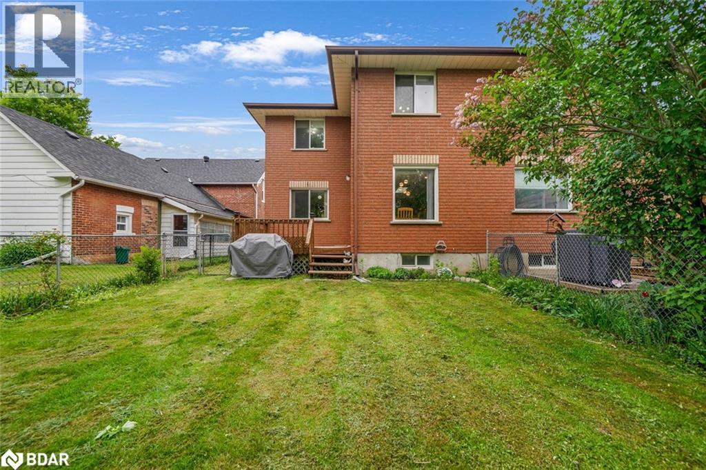 Photo 31 of 135 Victoria Street E, Alliston ON