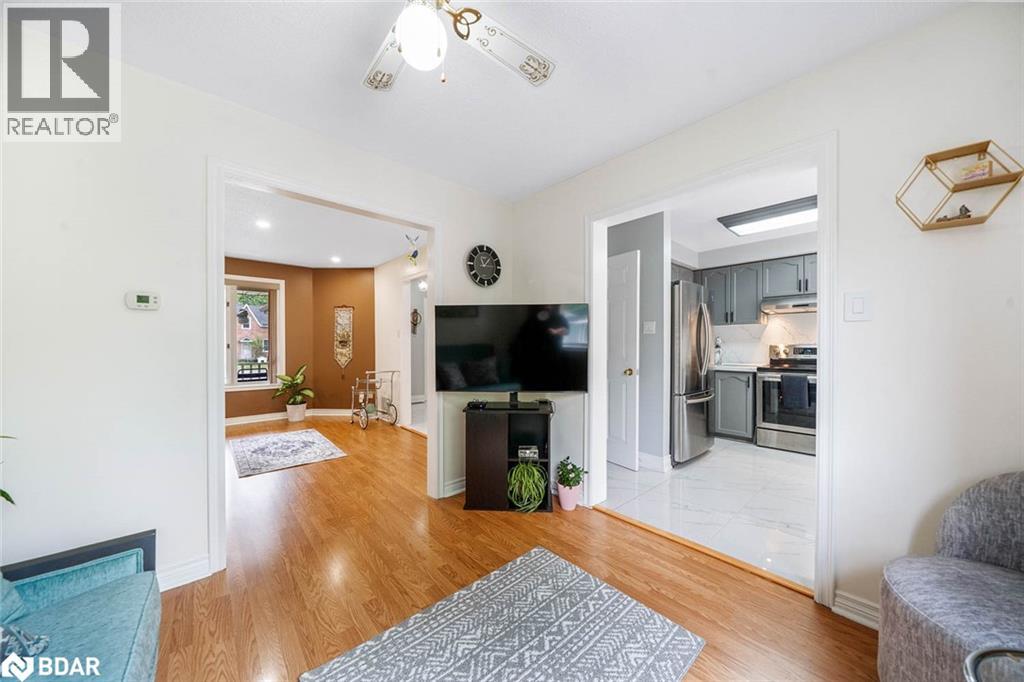 Photo 8 of 135 Victoria Street E, Alliston ON