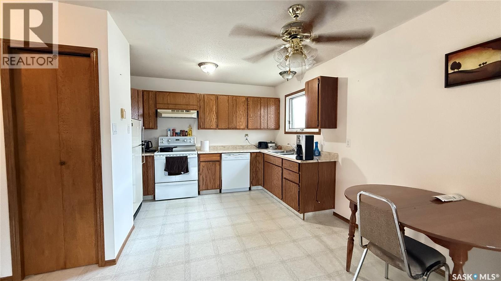 Photo 13 of 1 4 320 1st Street E, Meota SK