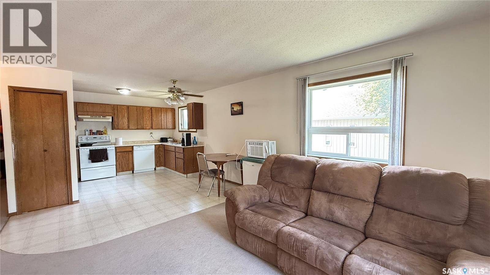 Photo 16 of 1 4 320 1st Street E, Meota SK