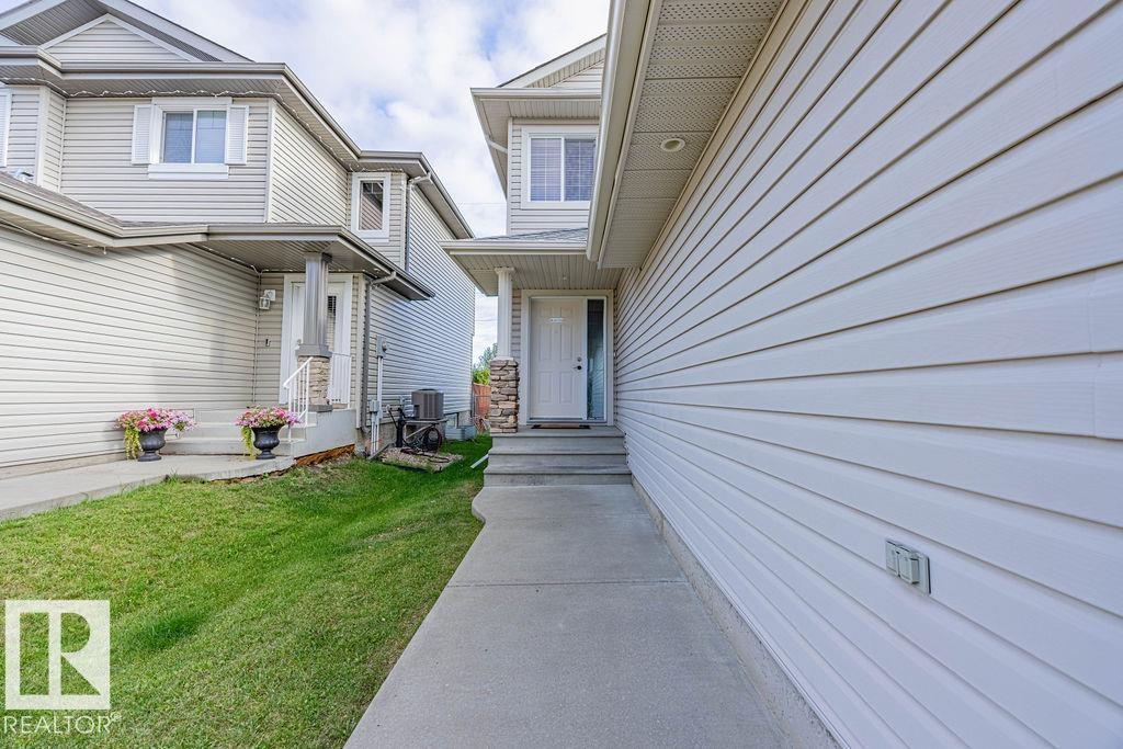 Photo 2 of 30 Cascade Cr, Sherwood Park AB