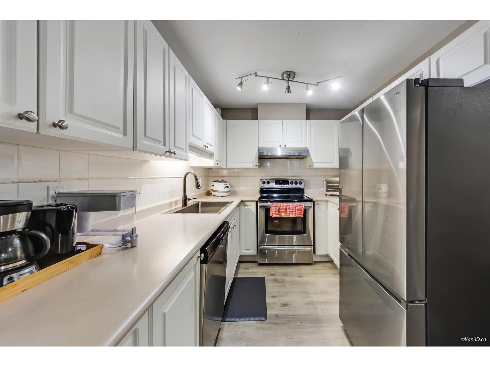 Photo 8 of 217 9626 148 Street, Surrey BC
