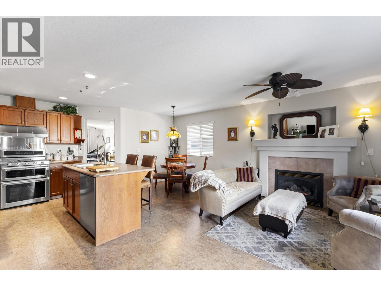 Photo 11 of 23887 117 B Avenue, Maple Ridge BC