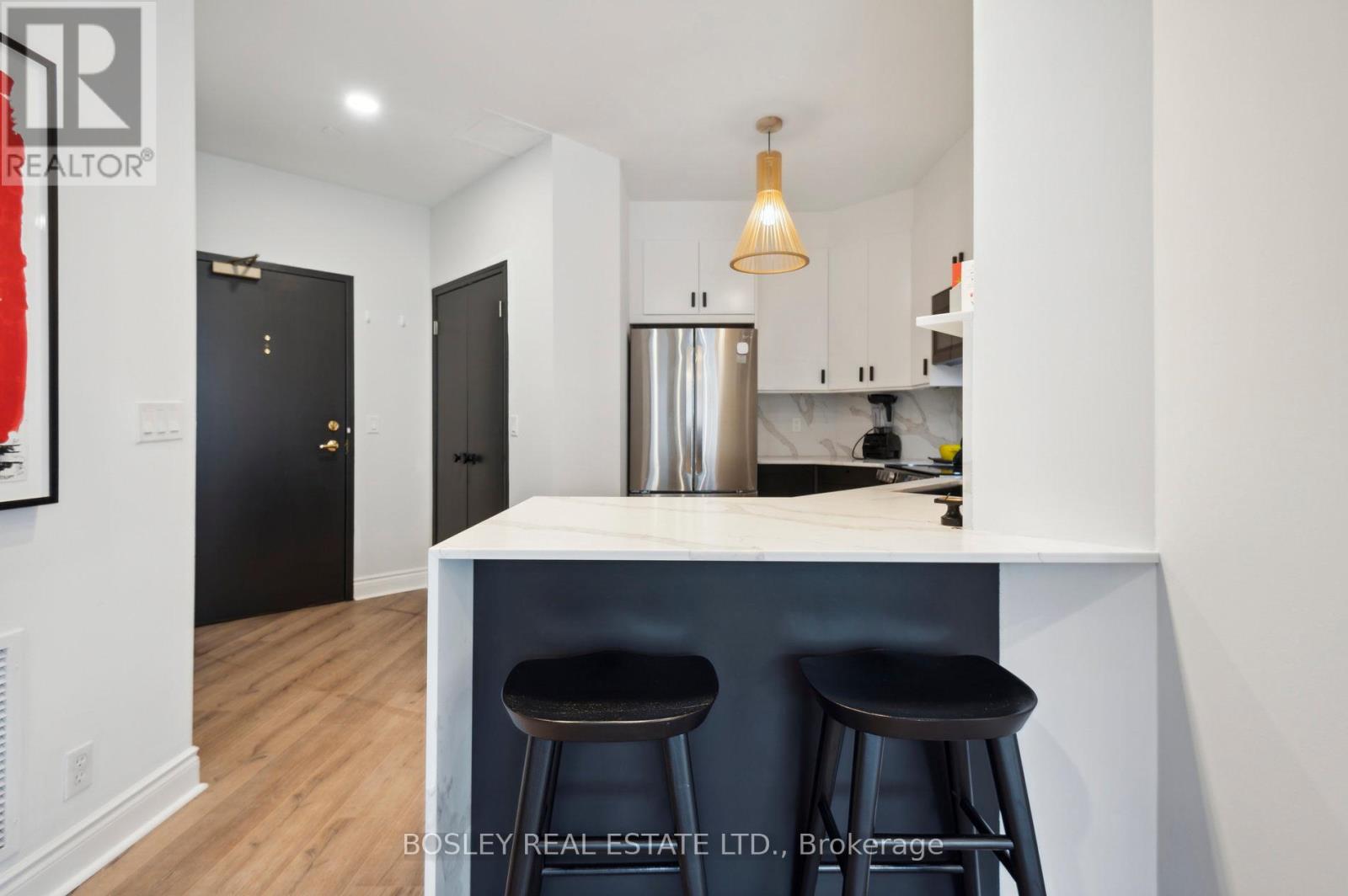 Photo 1 of 301 980 Yonge Street, Toronto ON
