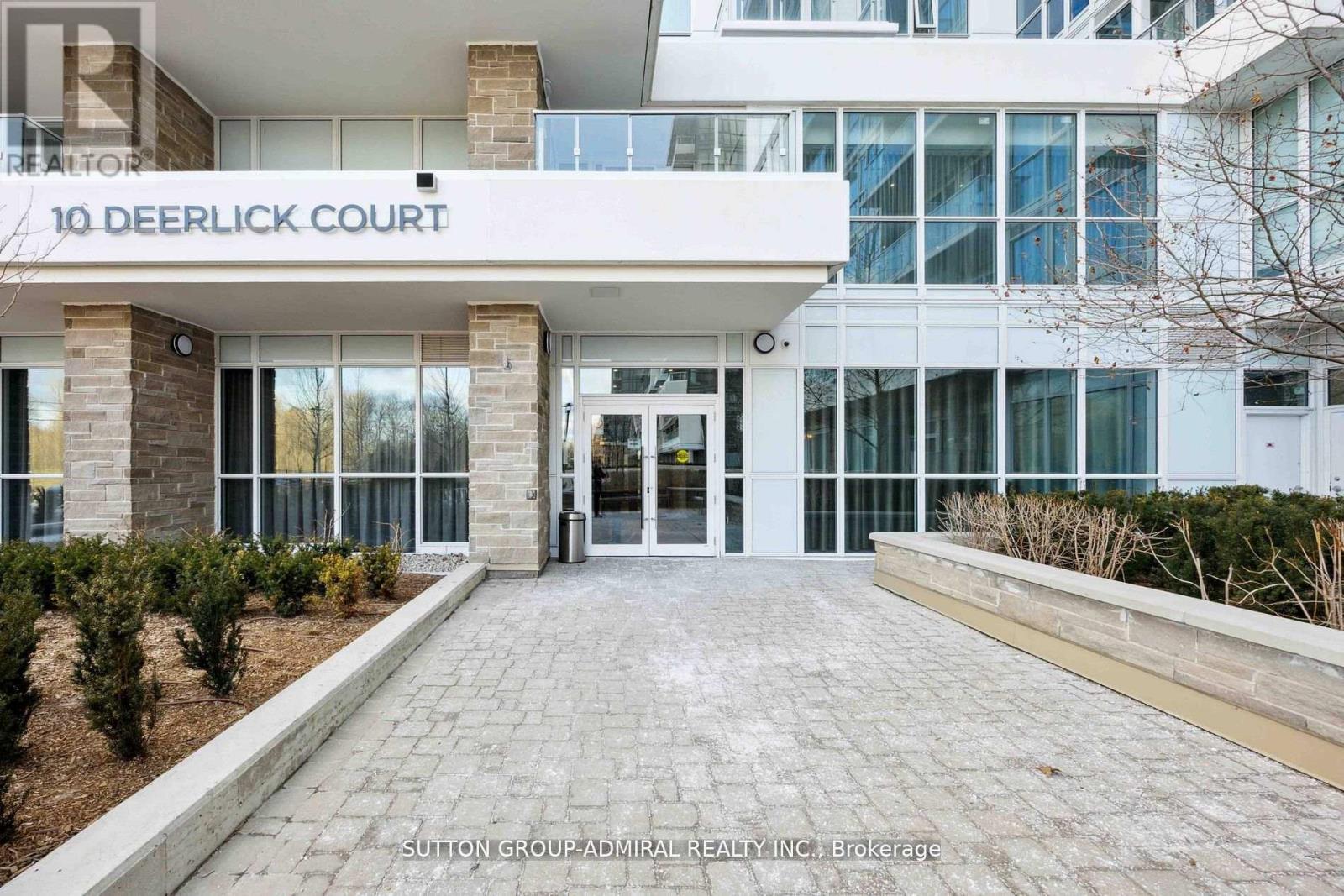 Photo 3 of 914 10 Deerlick Court, Toronto ON