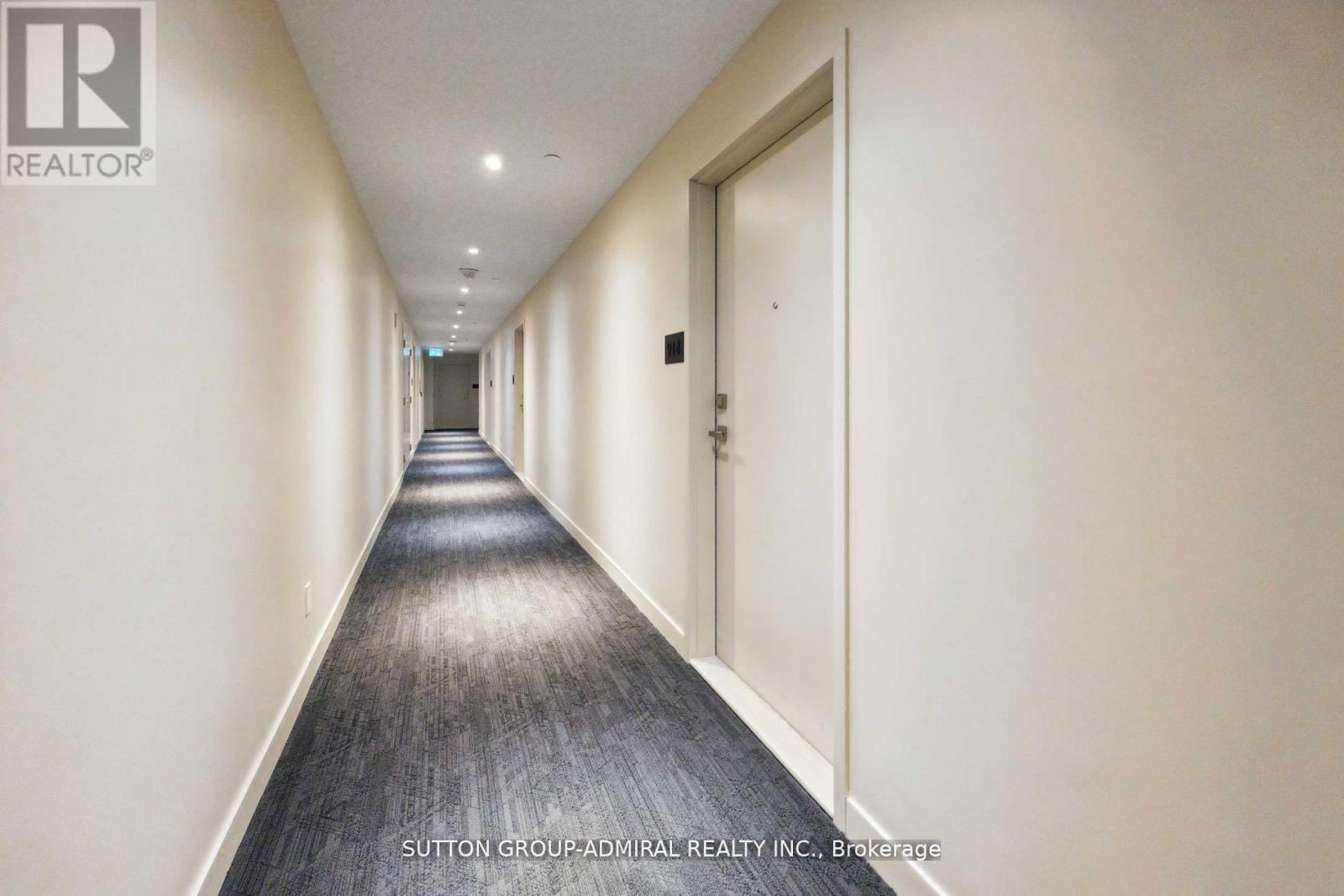 Photo 4 of 914 10 Deerlick Court, Toronto ON