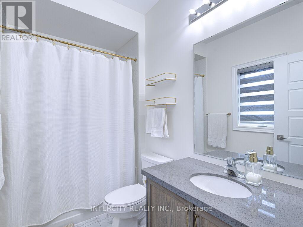 Photo 33 of 58 Dotchson Avenue, Caledon ON