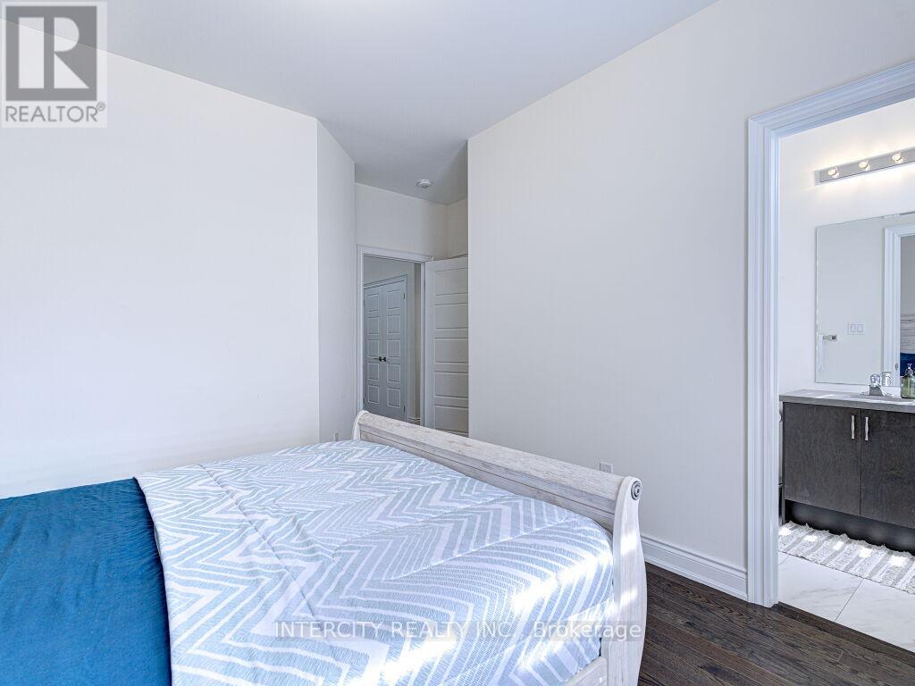 Photo 42 of 58 Dotchson Avenue, Caledon ON