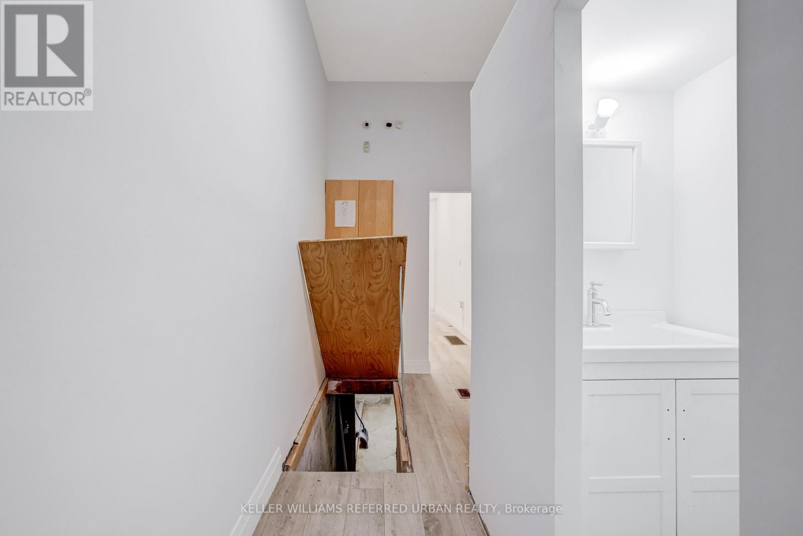 Photo 9 of 499 Danforth Avenue, Toronto ON