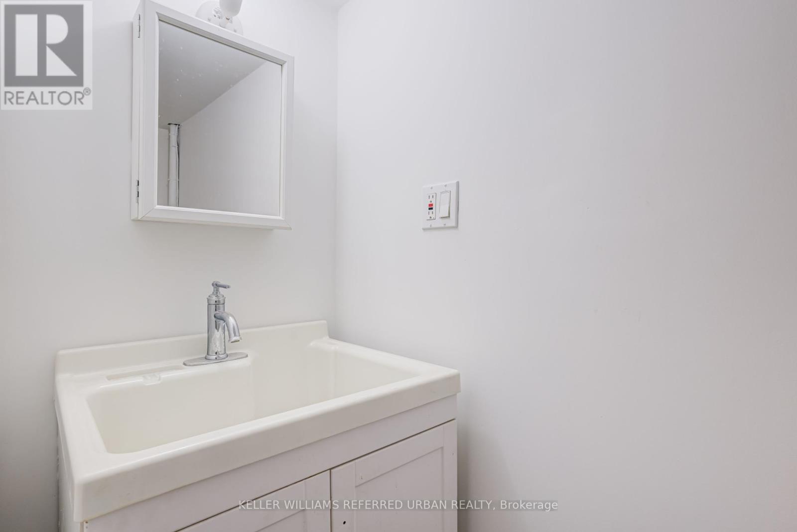 Photo 12 of 499 Danforth Avenue, Toronto ON