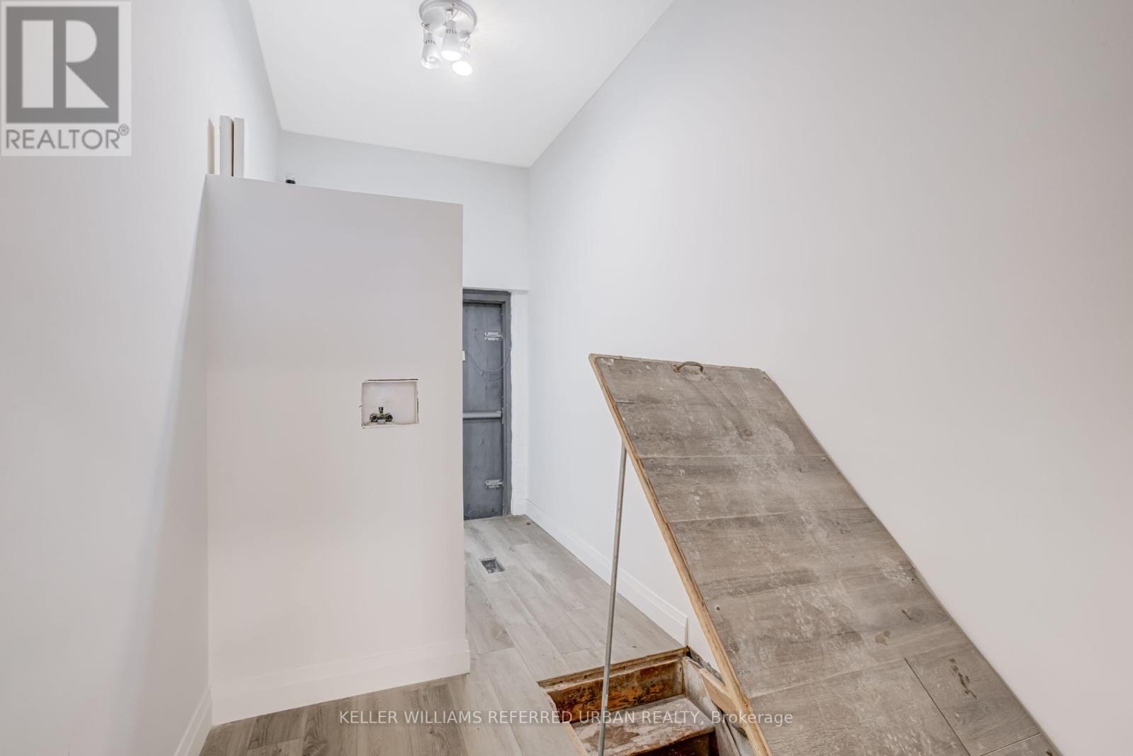 Photo 4 of 499 Danforth Avenue, Toronto ON