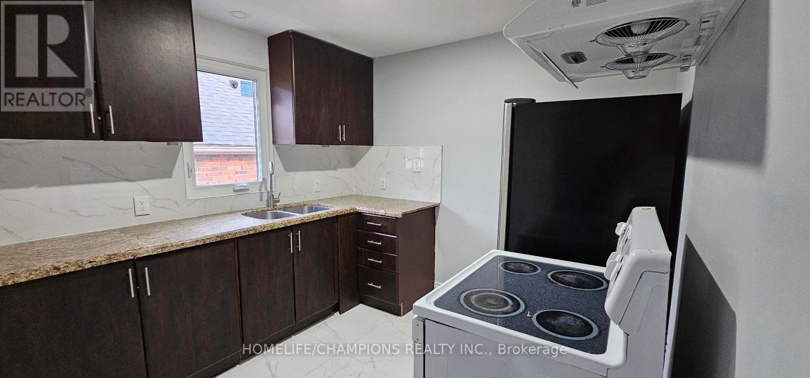 Photo 20 of 55 Central Park Boulevard N, Oshawa ON