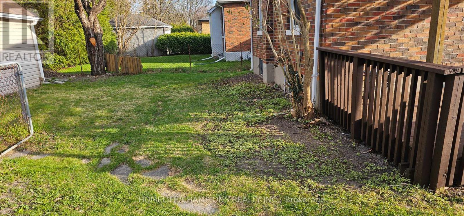 Photo 24 of 55 Central Park Boulevard N, Oshawa ON