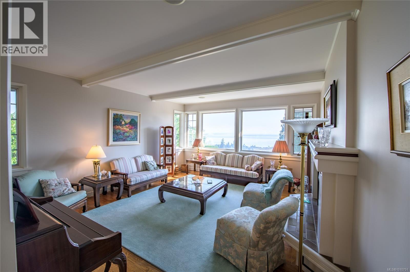 8742 Pender Park Drive, North Saanich