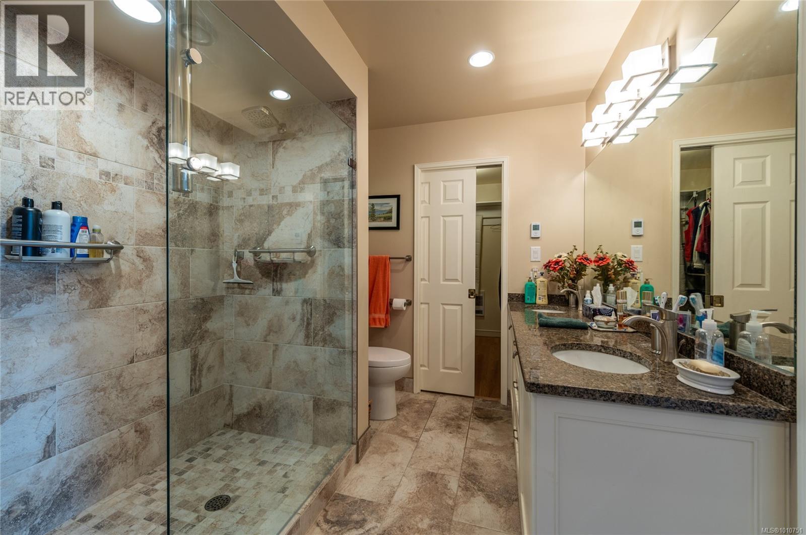 8742 Pender Park Drive, North Saanich