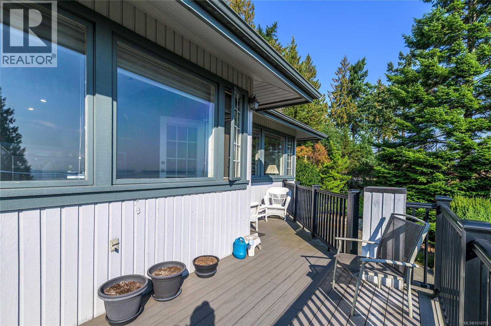  8742 Pender Park Drive, North Saanich