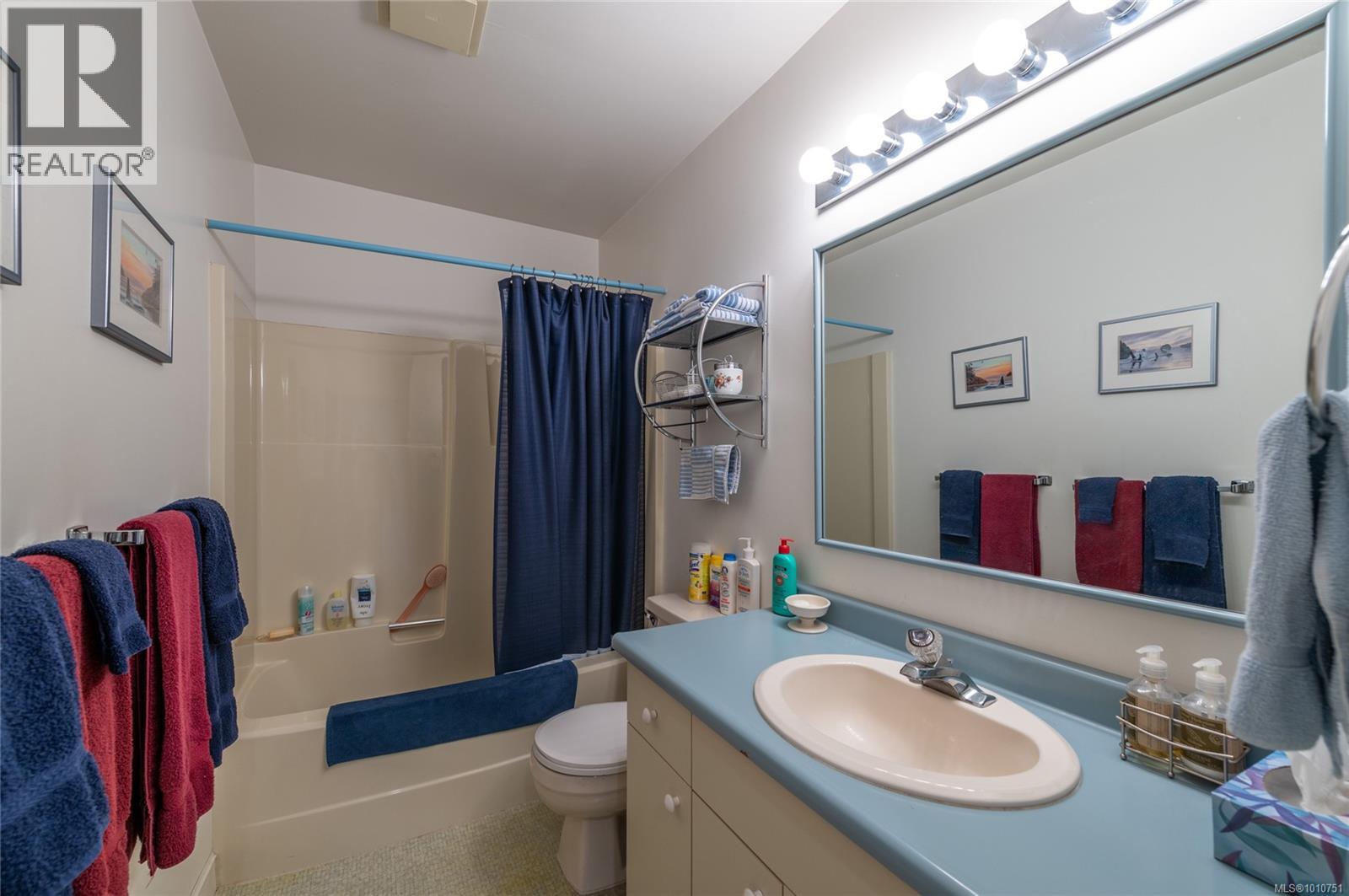  8742 Pender Park Drive, North Saanich