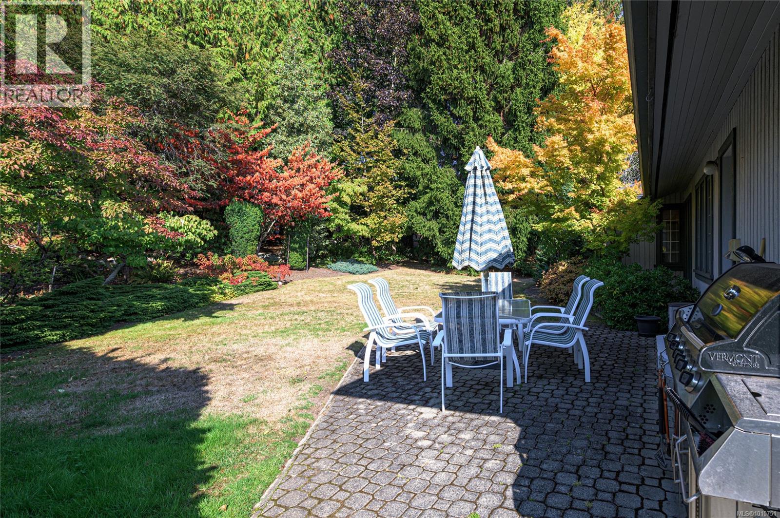  8742 Pender Park Drive, North Saanich