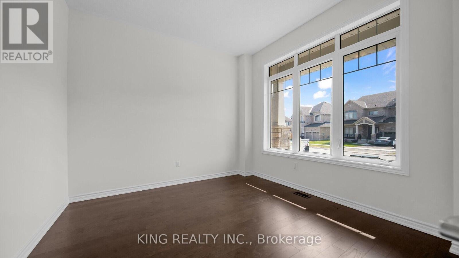 Photo 4 of 1629 Corsal Court, Innisfil ON