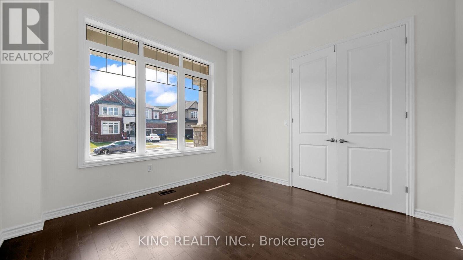 Photo 5 of 1629 Corsal Court, Innisfil ON