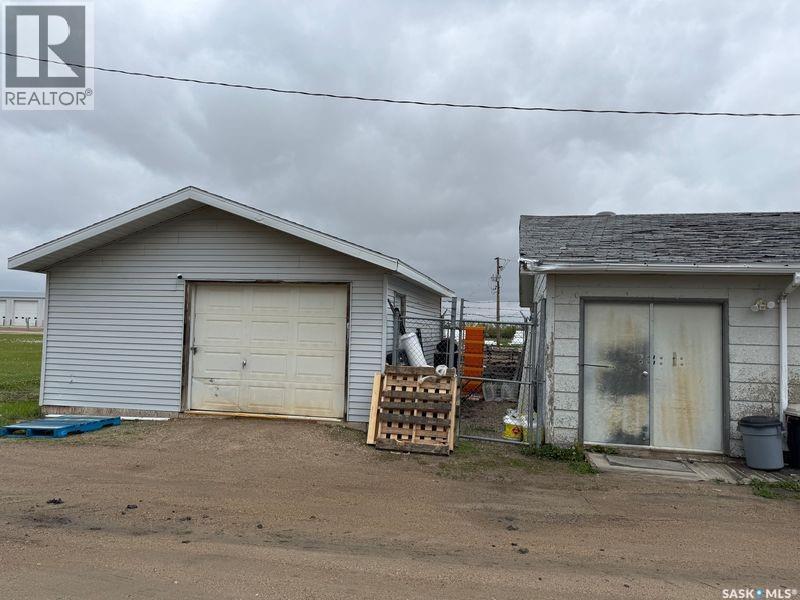 Photo 9 of 1 Kirkton Street, Conquest SK
