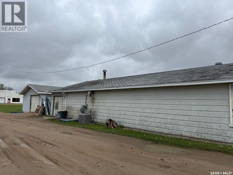 Photo 31 of 1 Kirkton Street, Conquest SK