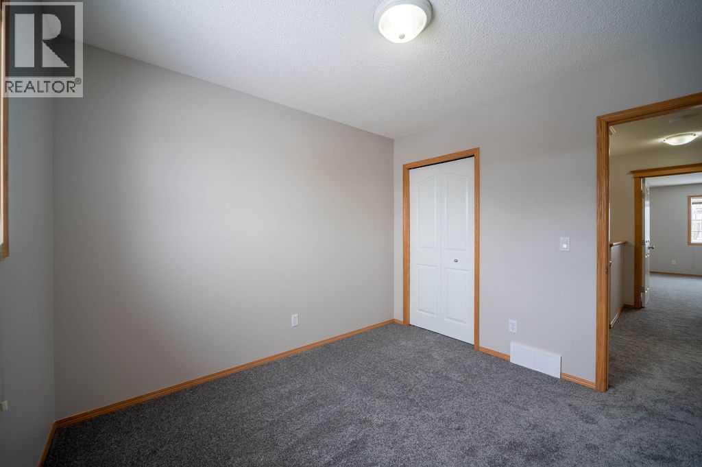 Single Family House for Sale in  Taralea Bay NE Taradale Calgary 