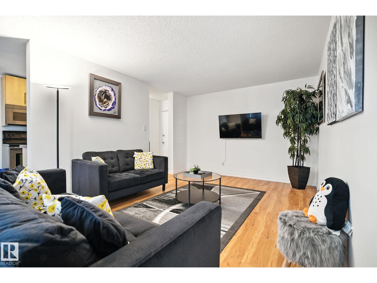 Photo 5 of 202 10149 83 Av Nw, Edmonton AB