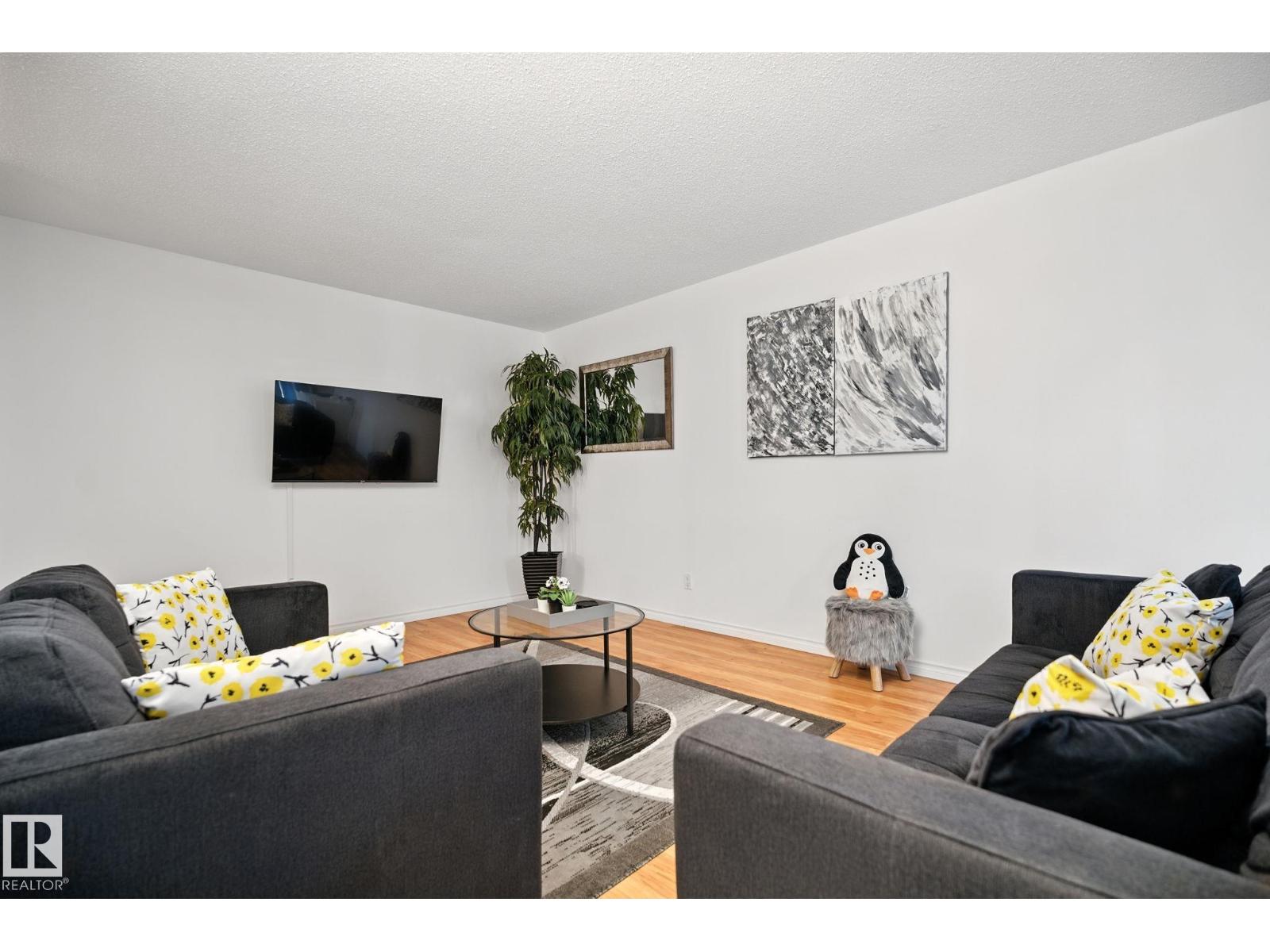 Photo 3 of 202 10149 83 Av Nw, Edmonton AB