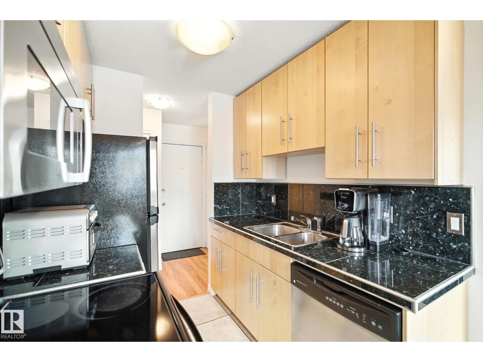 Photo 13 of 202 10149 83 Av Nw, Edmonton AB