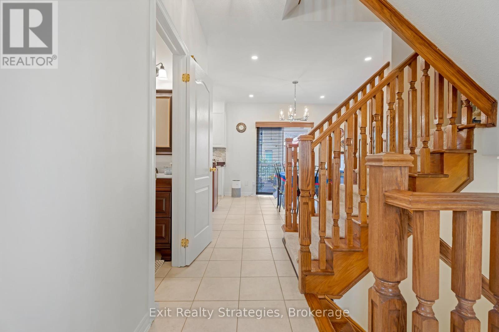 Photo 12 of 100 Springstead Avenue, Hamilton ON