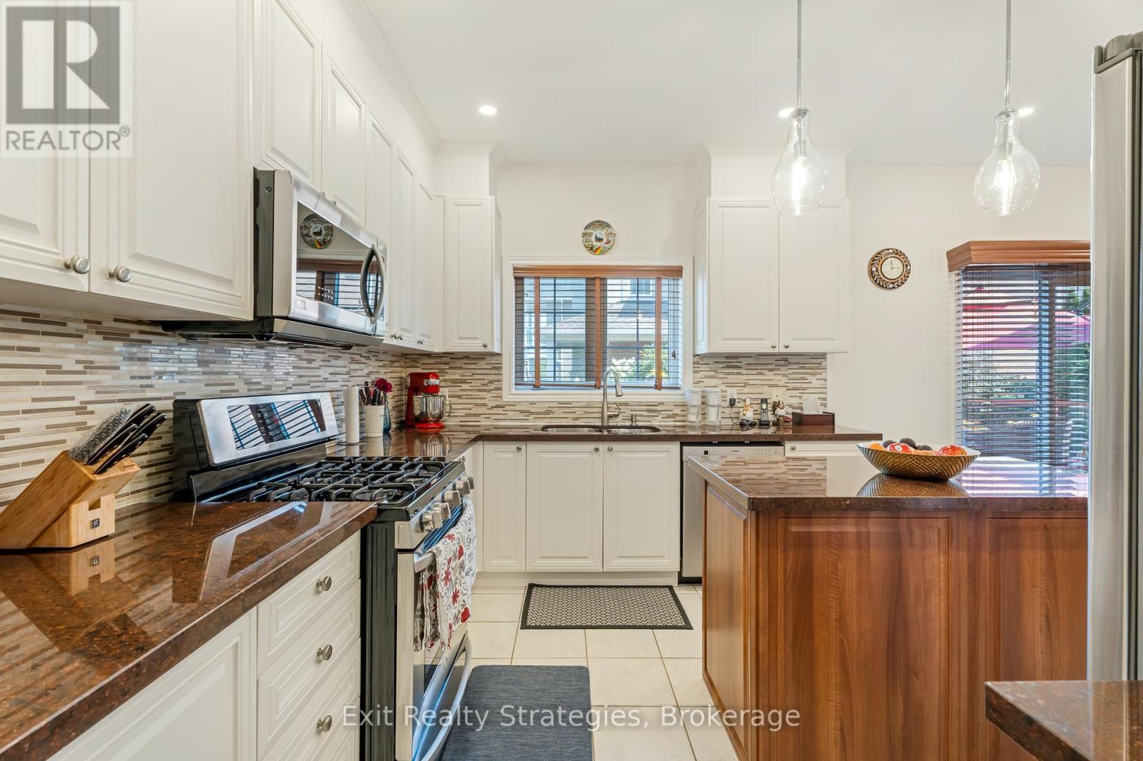 Photo 14 of 100 Springstead Avenue, Hamilton ON