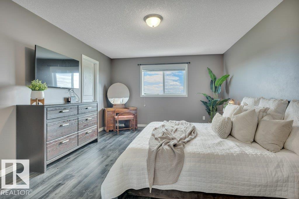 Photo 16 of 53 Douglas Cr, Leduc AB
