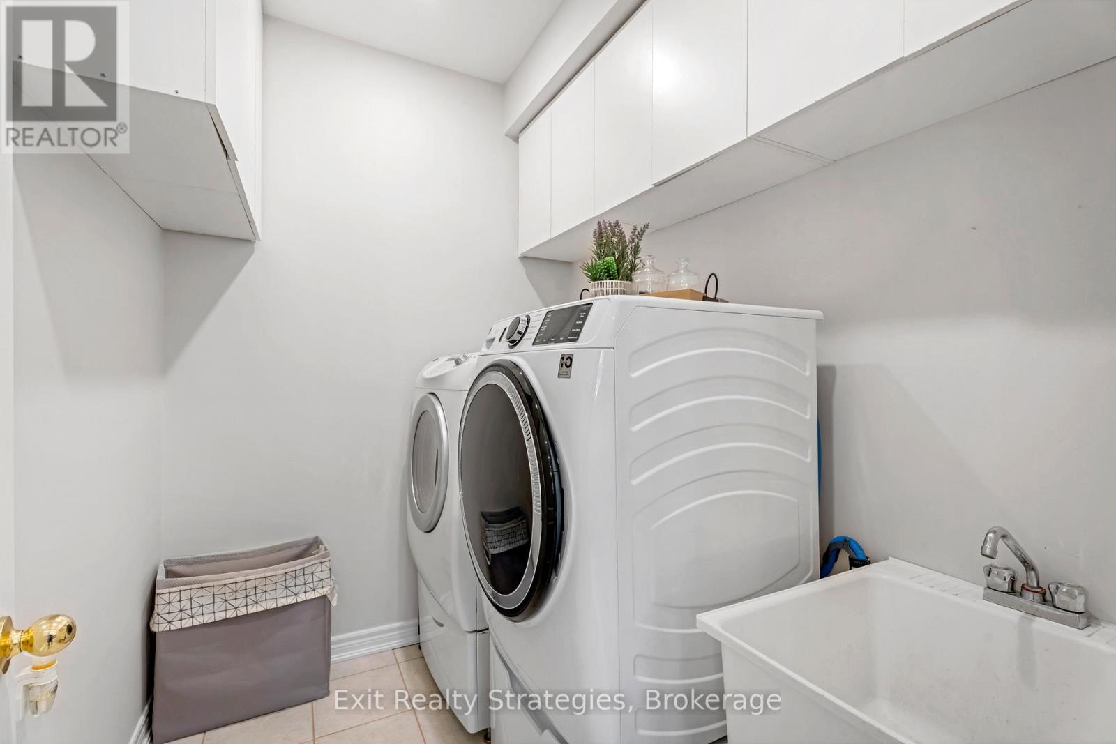 Photo 19 of 100 Springstead Avenue, Hamilton ON