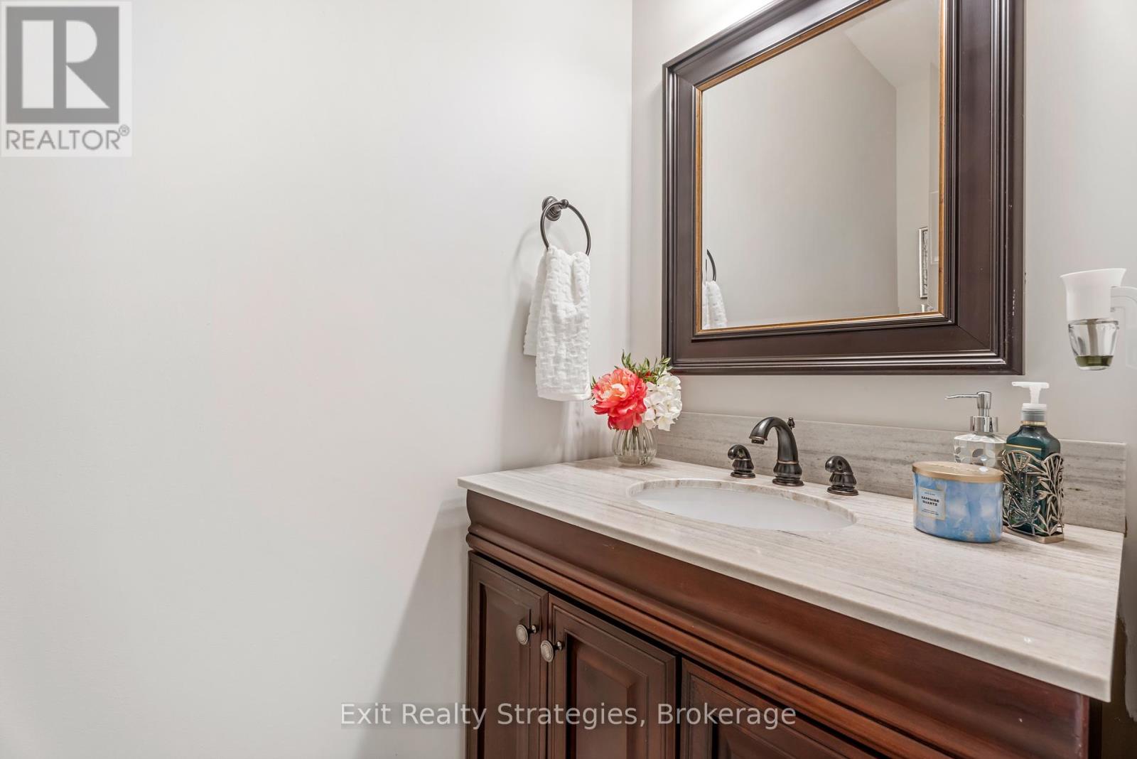Photo 20 of 100 Springstead Avenue, Hamilton ON