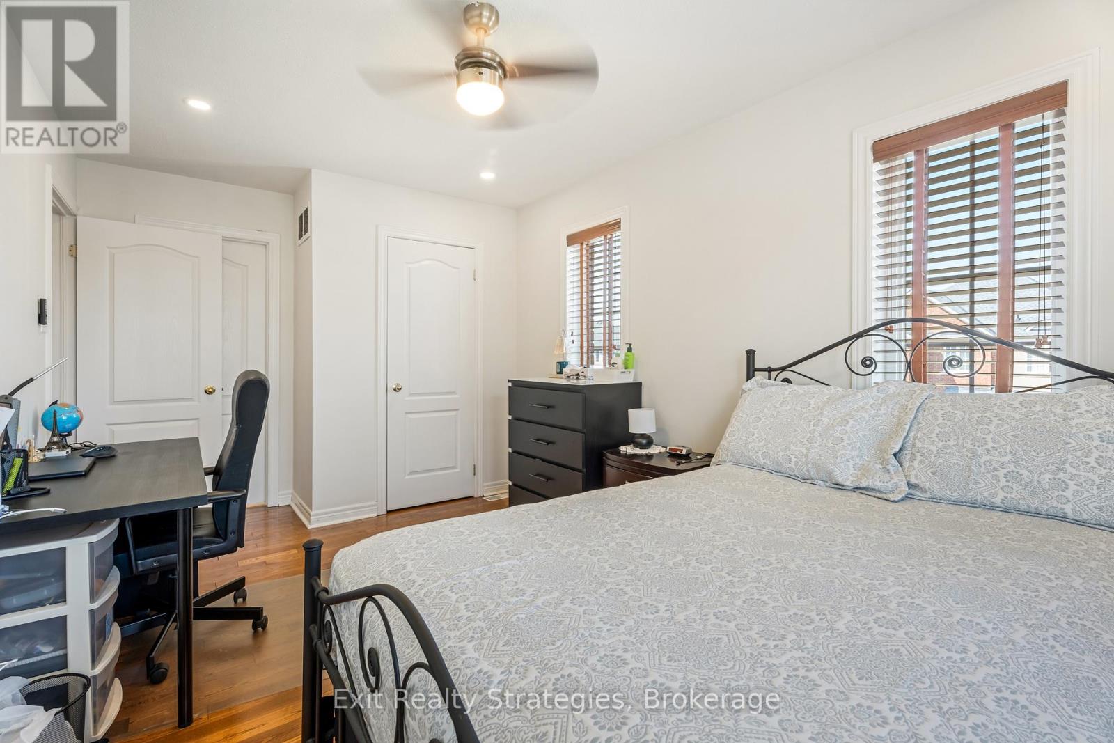 Photo 33 of 100 Springstead Avenue, Hamilton ON