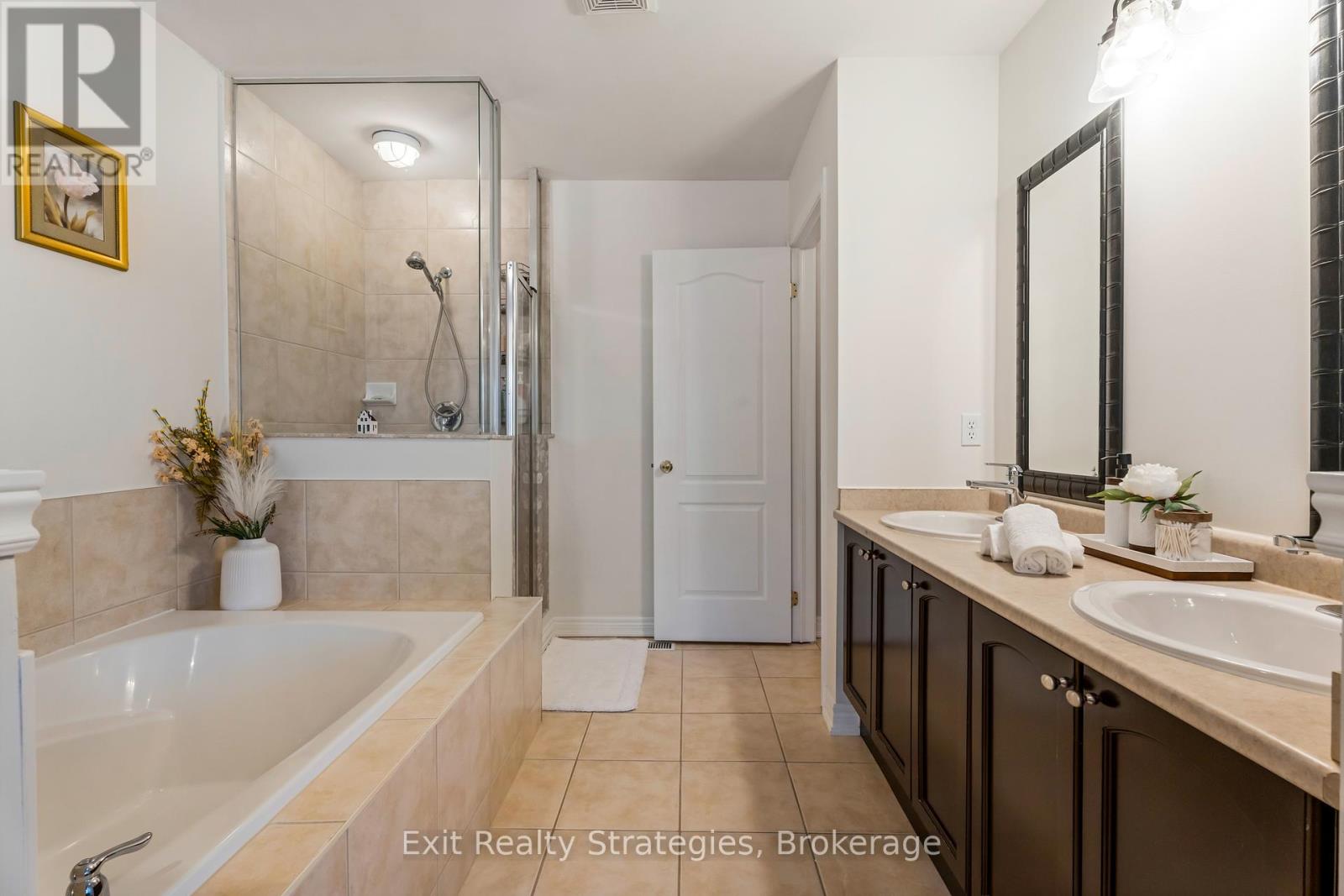 Photo 25 of 100 Springstead Avenue, Hamilton ON