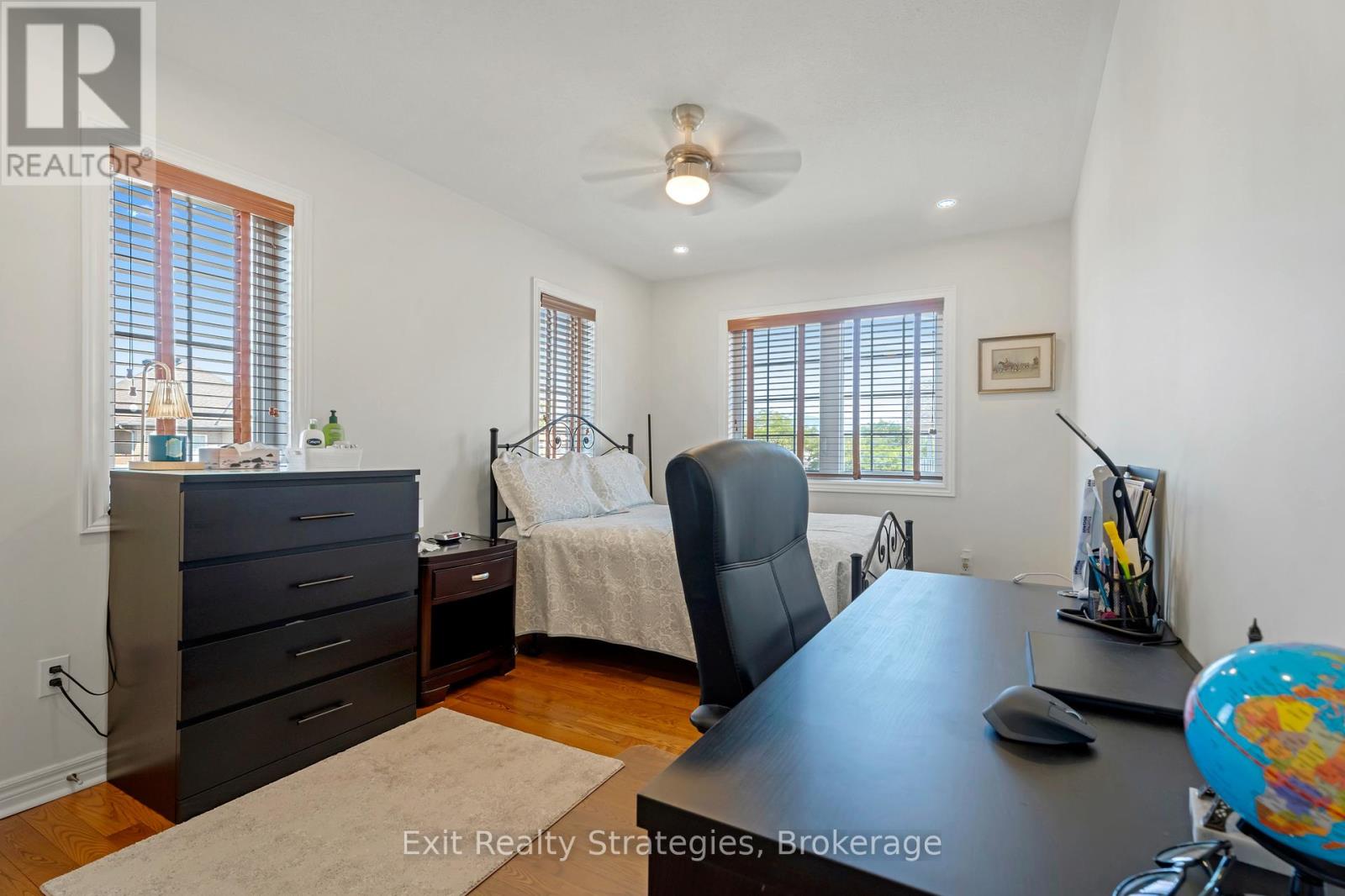 Photo 32 of 100 Springstead Avenue, Hamilton ON