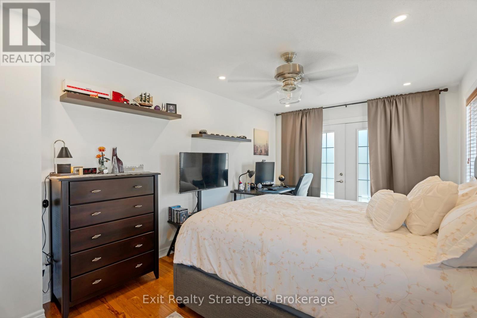 Photo 29 of 100 Springstead Avenue, Hamilton ON