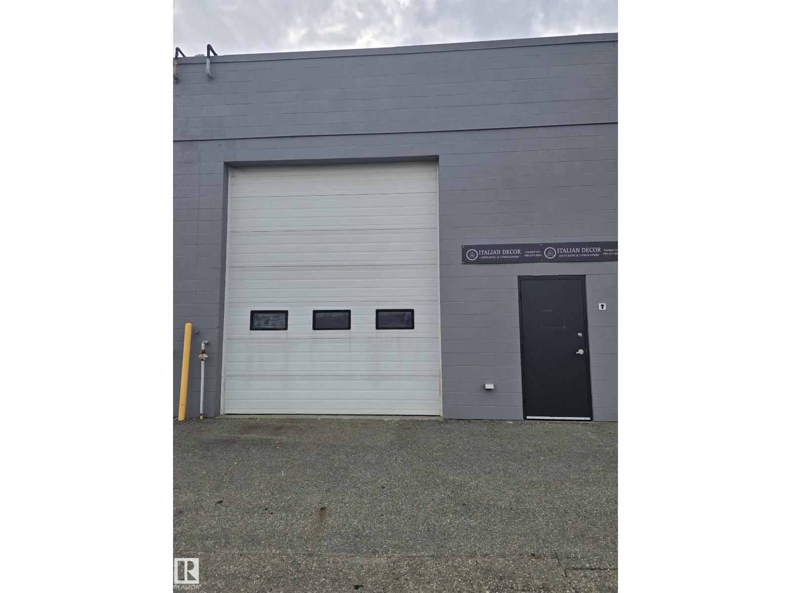 Photo 2 of 9324 31 Av Nw, Edmonton AB