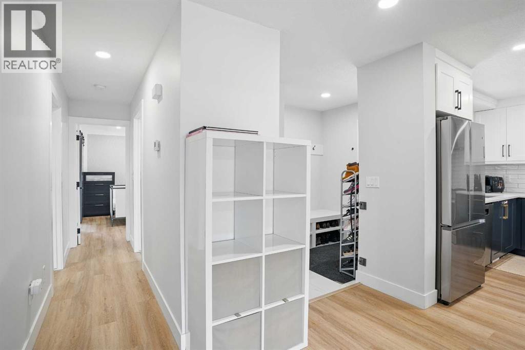 Single Family House for Sale in  Deer Park Place SE Deer Run Calgary 