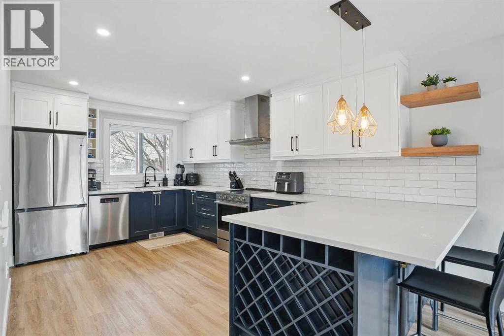 Single Family House for Sale in  Deer Park Place SE Deer Run Calgary 