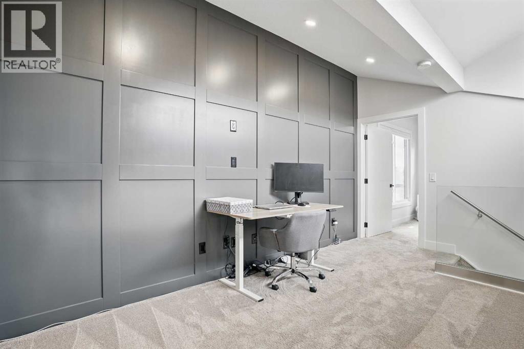 Single Family House for Sale in  Deer Park Place SE Deer Run Calgary 
