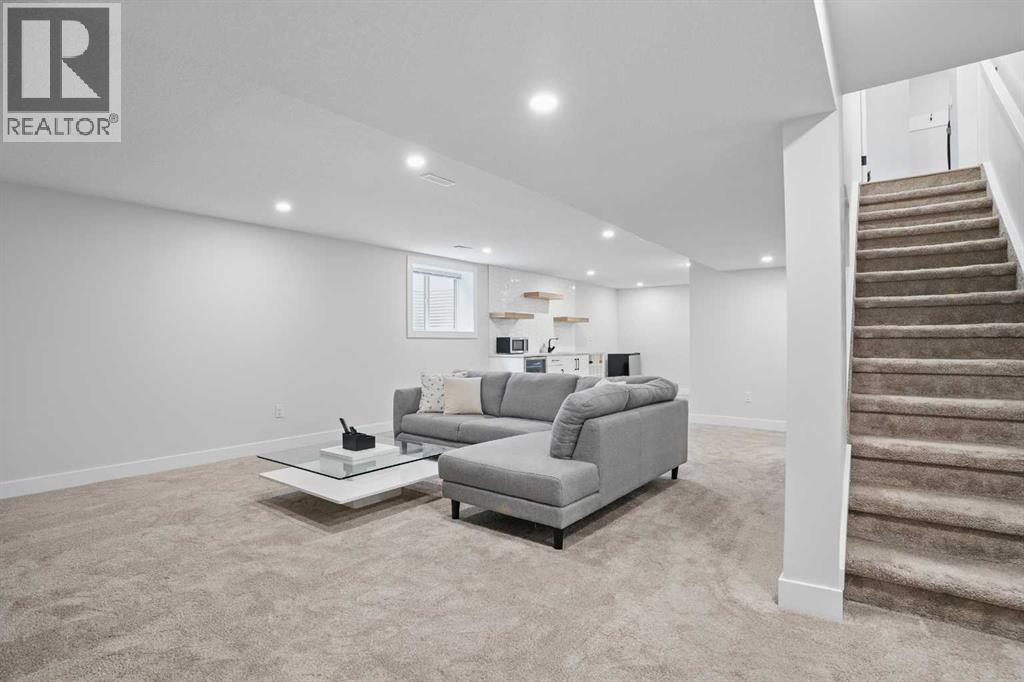 Single Family House for Sale in  Deer Park Place SE Deer Run Calgary 