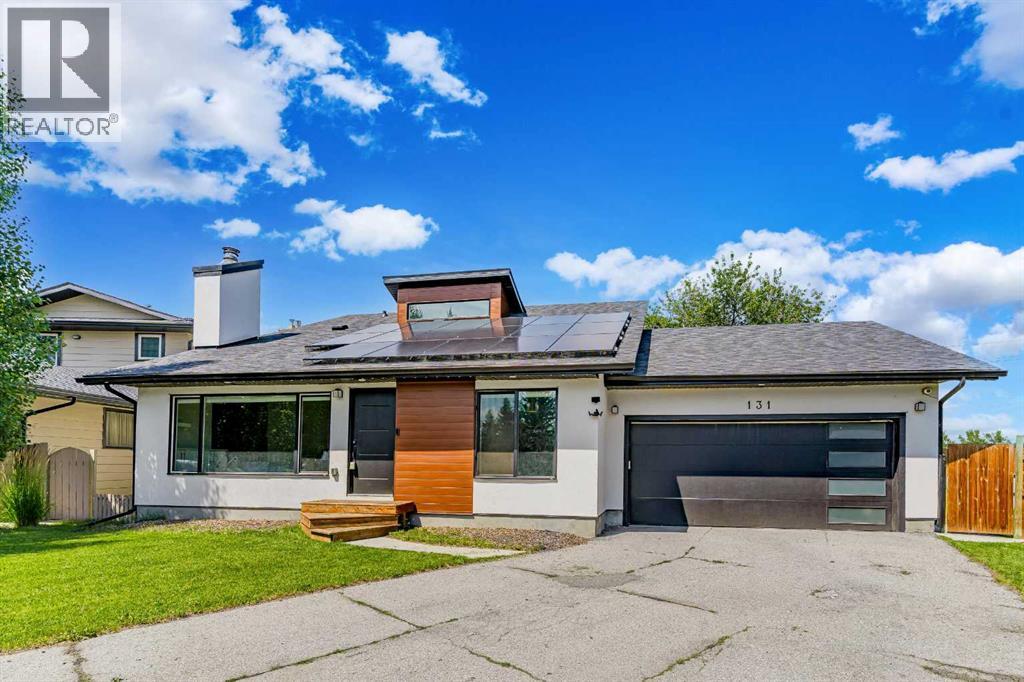 Single Family House for Sale in  Deer Park Place SE Deer Run Calgary 