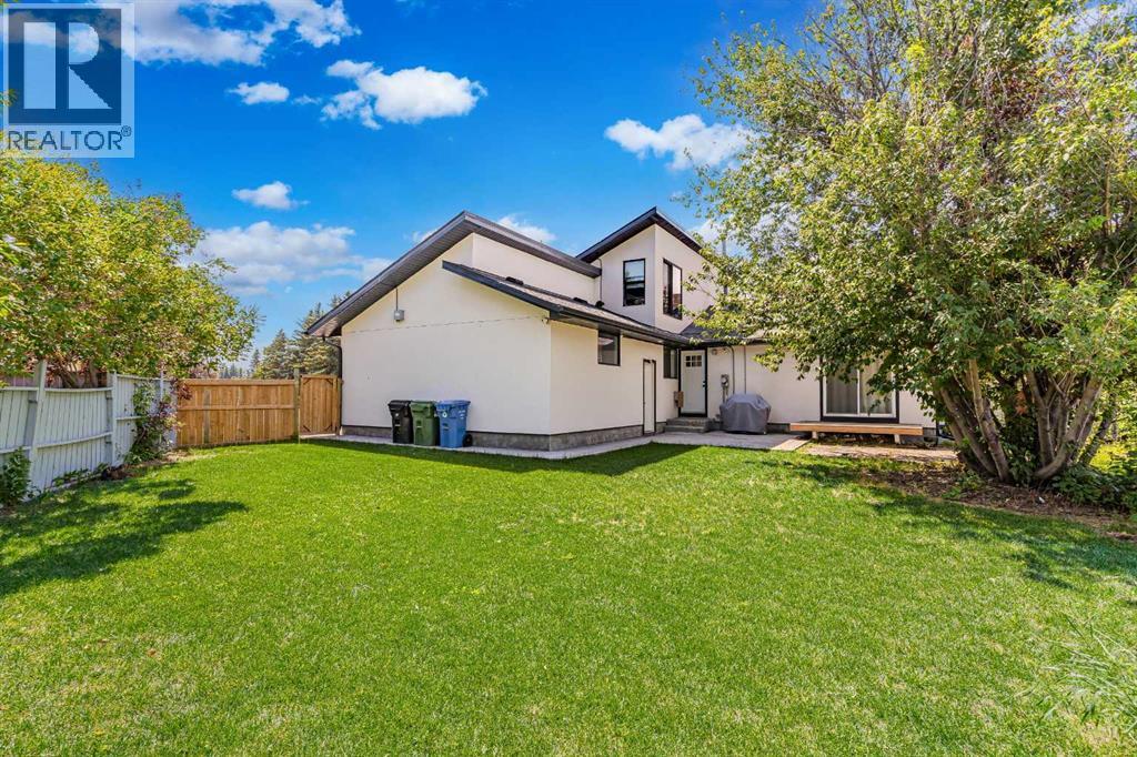 Single Family House for Sale in  Deer Park Place SE Deer Run Calgary 