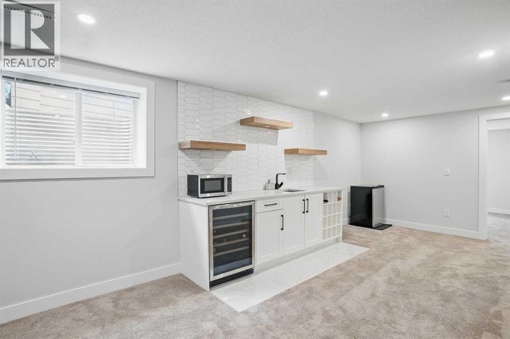 Single Family House for Sale in  Deer Park Place SE Deer Run Calgary 