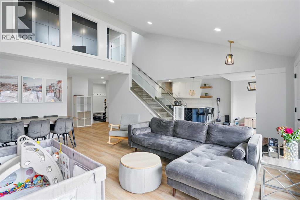 Single Family House for Sale in  Deer Park Place SE Deer Run Calgary 