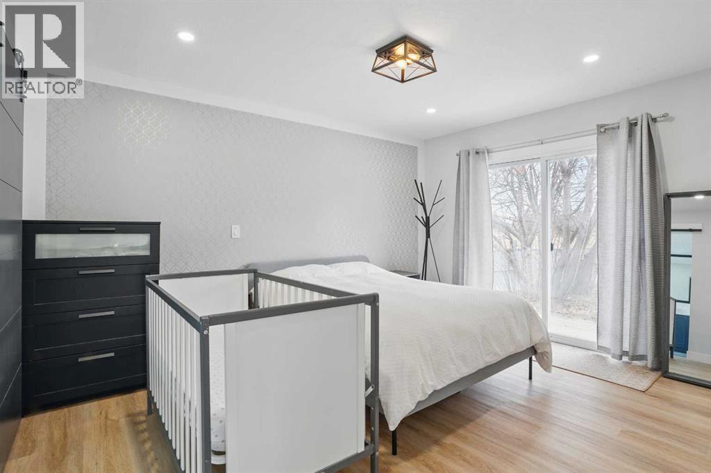 Single Family House for Sale in  Deer Park Place SE Deer Run Calgary 